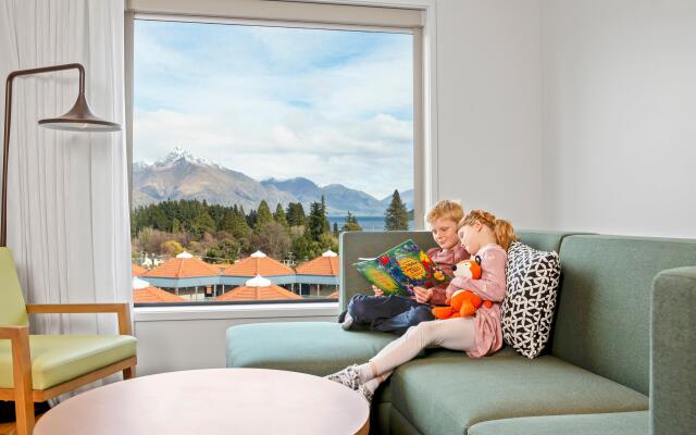 Holiday Inn Express And Suites Queenstown, an IHG Hotel