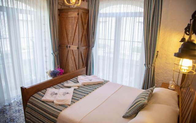 Stone Garden Tas Hotel