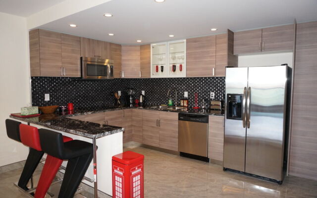 Amazing Condo 3 min to the Beach