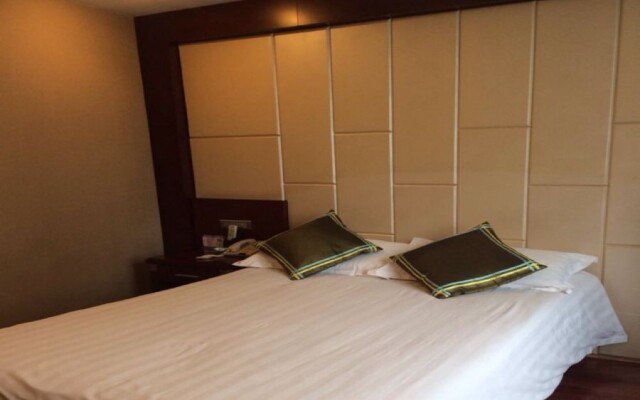 Atour Hotel Central Plaza Shangrao