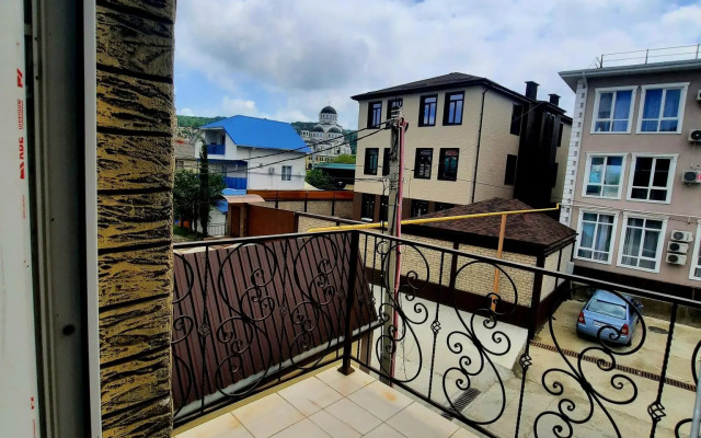 Apartments on Subtropical street 6