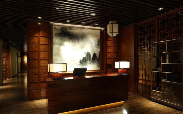 HUALUXE Hotels & Resorts Yangjiang City Center by IHG