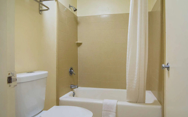 Econo Lodge Research Triangle Park