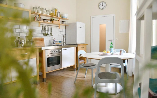 JETHON Studio-Appartement im Grünen