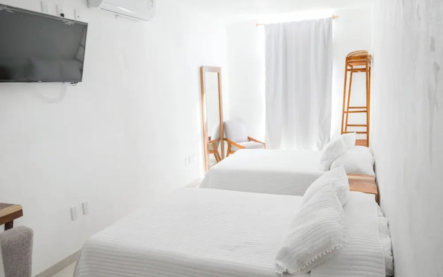 Hotel & Suites Punto Oriente