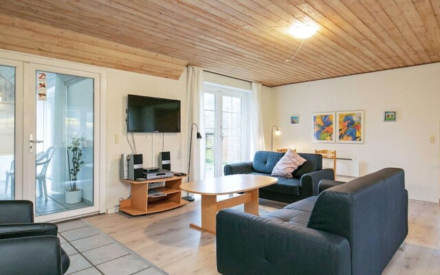 10 Person Holiday Home in Ulfborg-by Traum