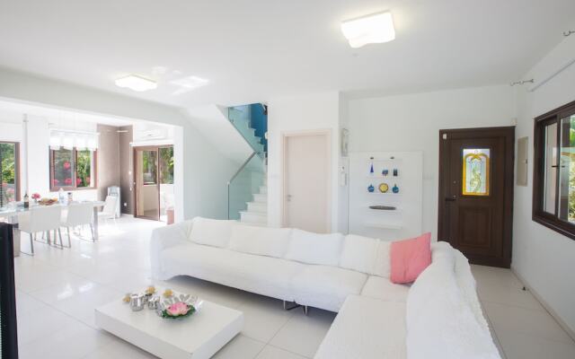Protaras Holiday Villa De1
