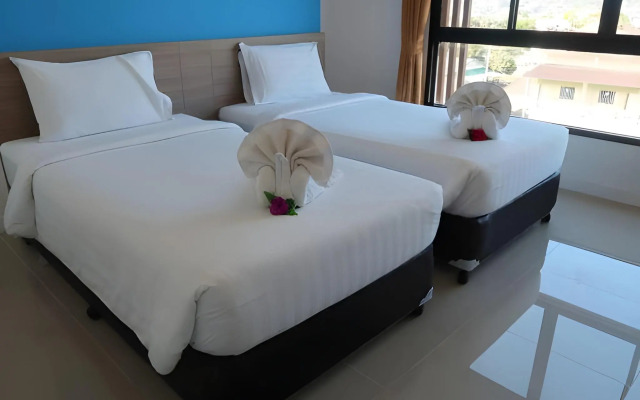 S4 Nai Yang Beach