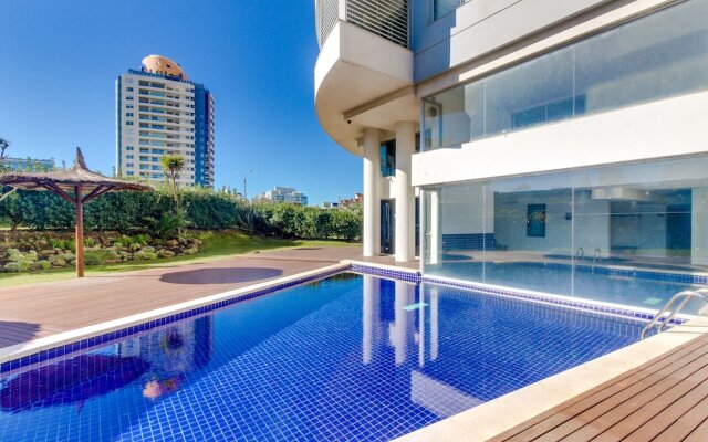 Comodo apartamento c/ piscina interior y exterior