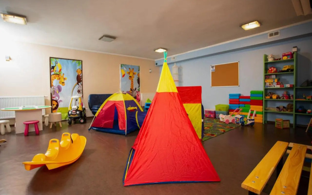 Centrum Szkoleniowo Rekreacyjne Hotel Karolinka