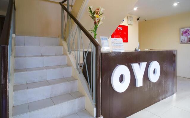 Vaccinated Staff - OYO 525 Mlin Dormitel