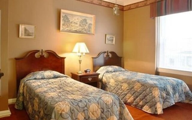 Hopkins Inn