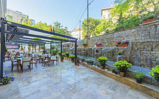 Lausos Palace Hotel
