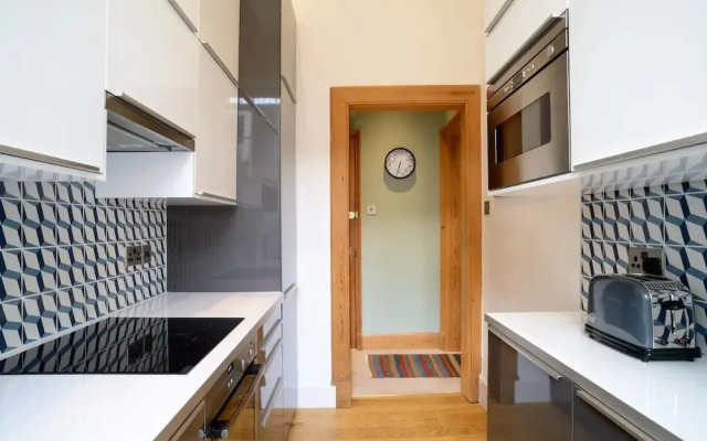Great Location! 3 Bedroom Ground Floor