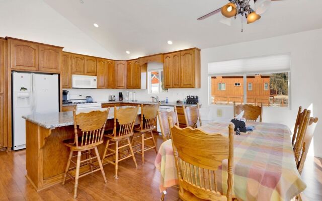 BIG Bear Cozy Hideaway #2253