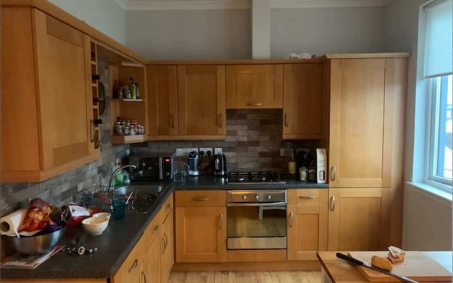 2 Bedroom Penthouse Apartment in Leafy City Centre