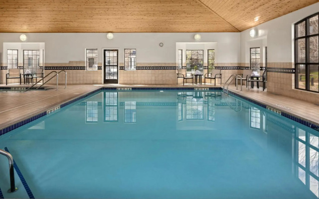Staybridge Suites MPLS-Maple Grove/Arbor Lakes by IHG
