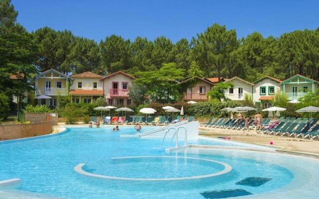 Maison jumelée dans residence avec piscine - 320