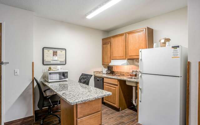 MainStay Suites Cedar Rapids North - Marion