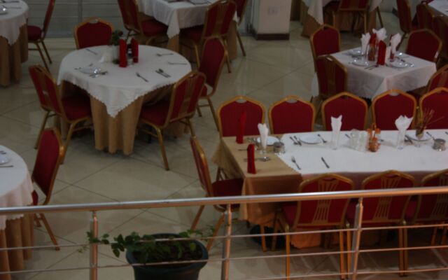 Blue Birds International Hotel