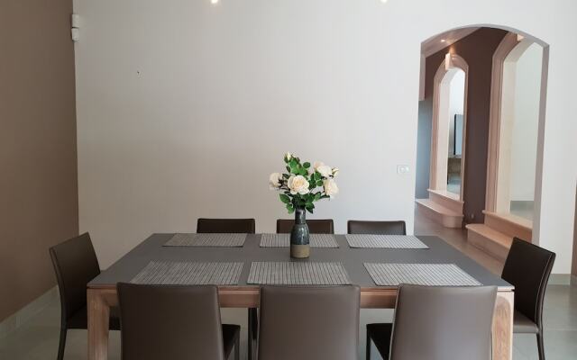 Attractive Holiday Home in Vézénobres With Swimming Pool