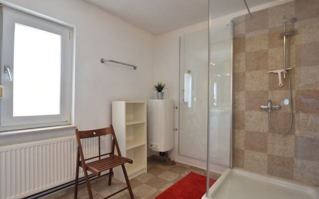 Spacious Apartment in Rakow near Sea