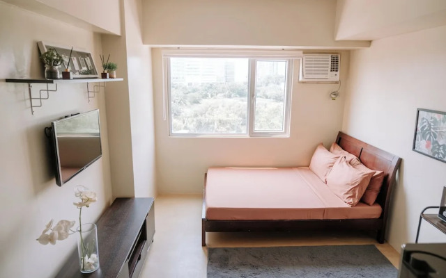 A Dreamy Escape for Three