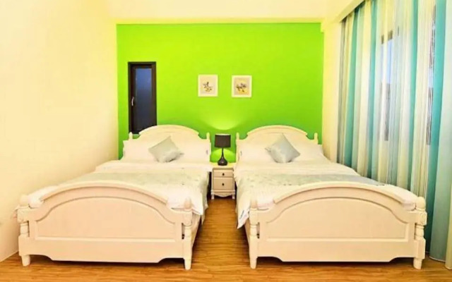 Fly Bed and Breakfast