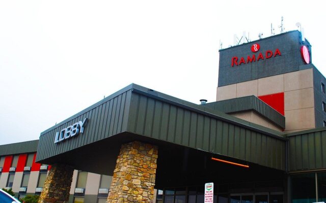 Ramada By Wyndham Edmonton Yellowhead Nw