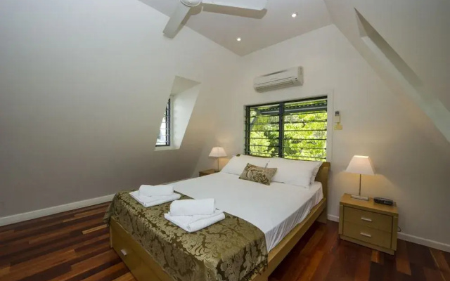 Canopy Chalet 10