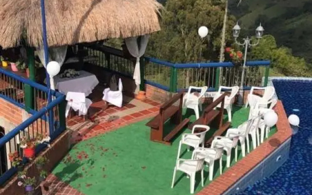 Castillo de Cascadas Finca Hotel