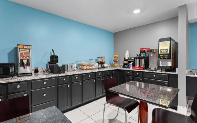 Days Inn by Wyndham Phoenix West