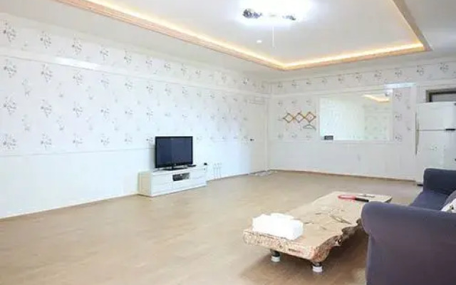 Gangneung Herbhill House Pension