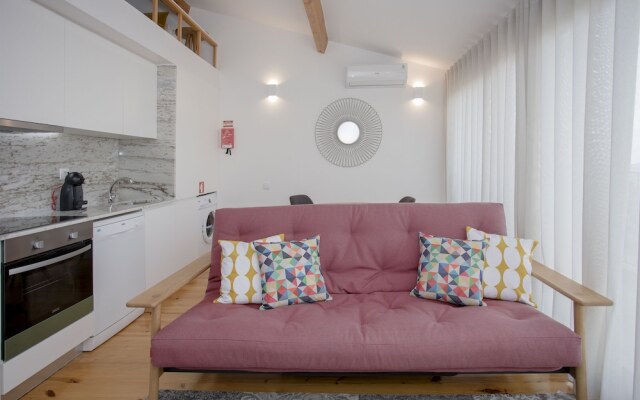 Liiiving - Mezzanine Downtown Balcony