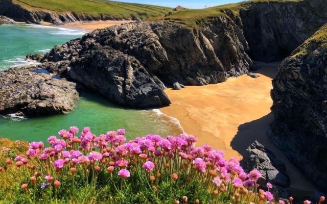 Lovely Holiday Home nr Kynance Cove