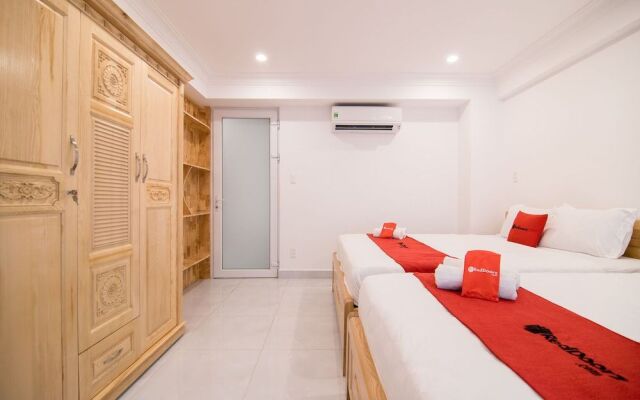 RedDoorz Plus Near Gia Dinh Park