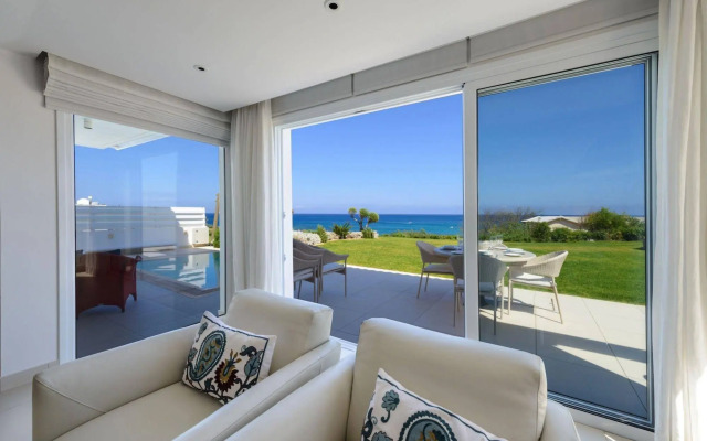 Villa Scarlet