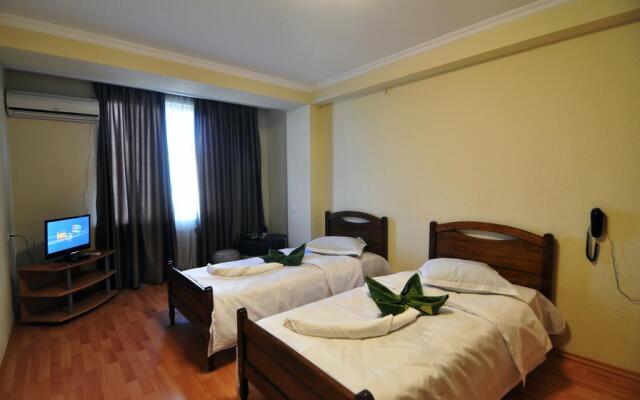 Sun Rise Hotel