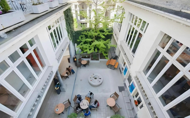 Jacques Brel Youth Hostel