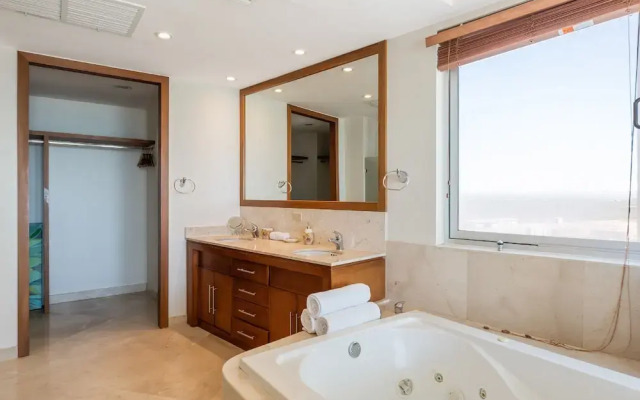 Luna Blanca 0403 by Kivoya