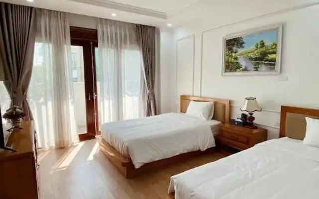 Luxe Paradise Suites Dich Vong Hau