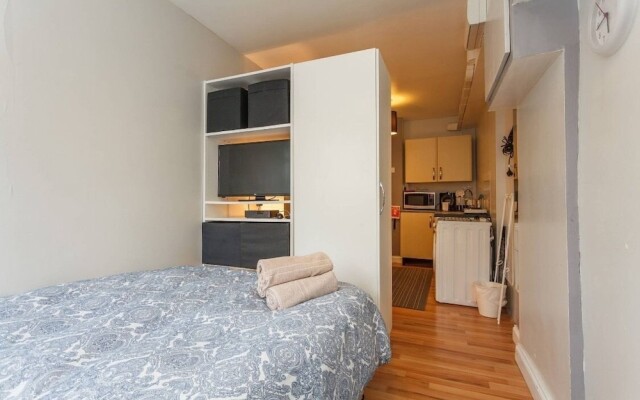 Cozy Private Studio At Redbridge