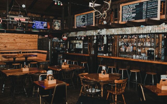 Pitchwood Inn & Alehouse