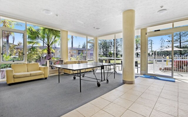 Burleigh Heads Private 2 Bed Ocean View