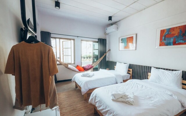 Haus Sathorn 11 Bed & Breakfast