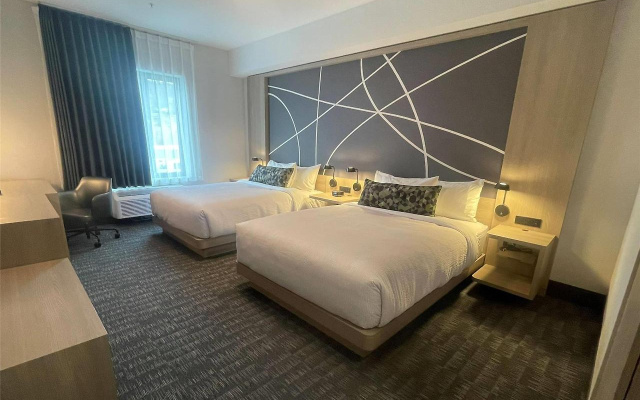 La Quinta Inn & Suites By Wyndham Kelowna Bc