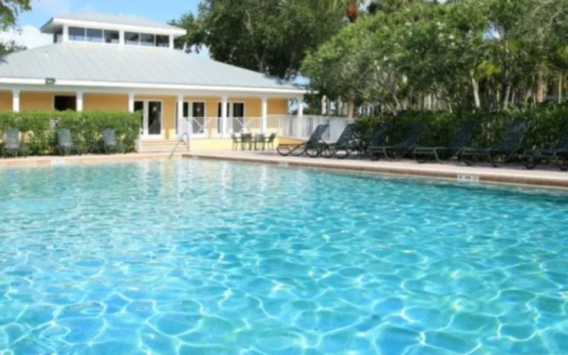 Laguna Bay Apartments