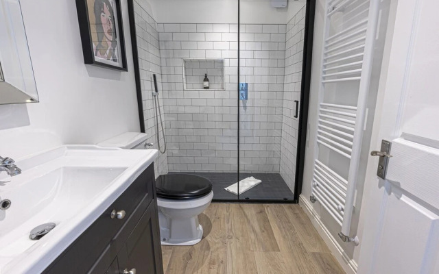 JOIVY Exclusive 3Br Home W/ Terrace In Chelsea