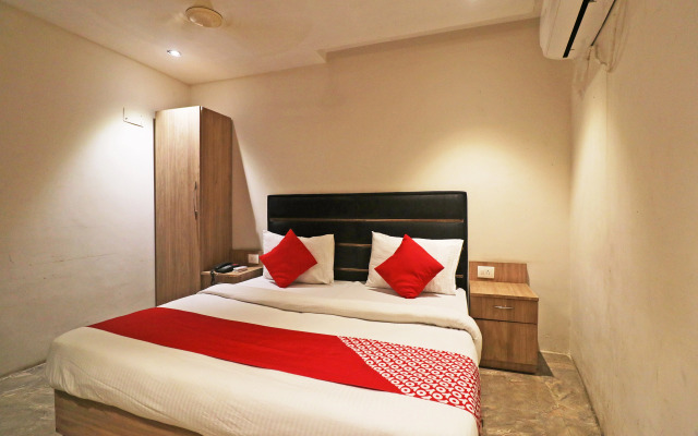 OYO 49069 A Suites
