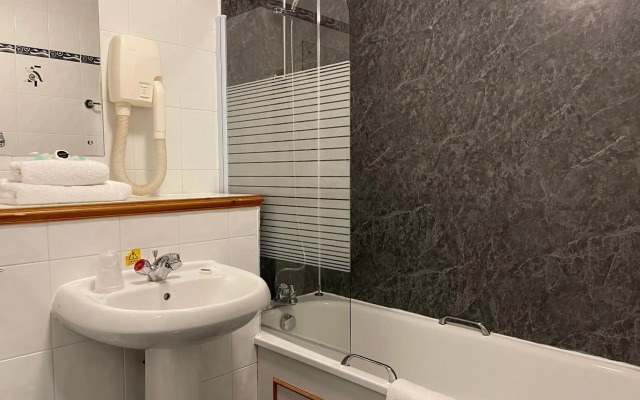 Castlecary House Hotel